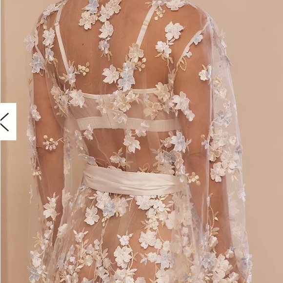 Floral Embroidered Sheer Robe - Cream - Picture 4 of 4